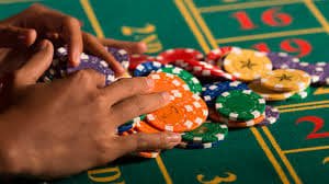 Người chơi truy cập sảnh game j88 com trên điện thoại di động tại Việt Nam